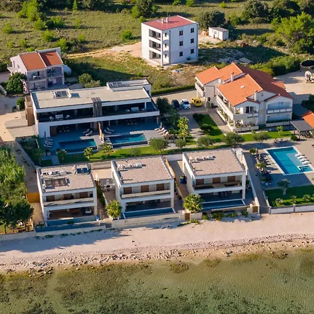 Suva Punta, No 4 * Vir