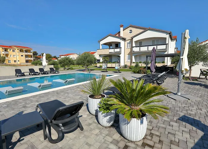 Suva Punta, No 4 *