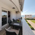Suva Punta, No 4 * Vir
