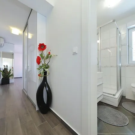 Apartment Suva Punta, No 4 *