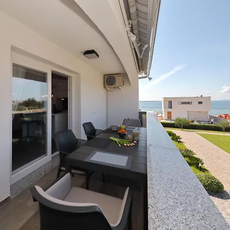 Suva Punta, No 4 * Vir