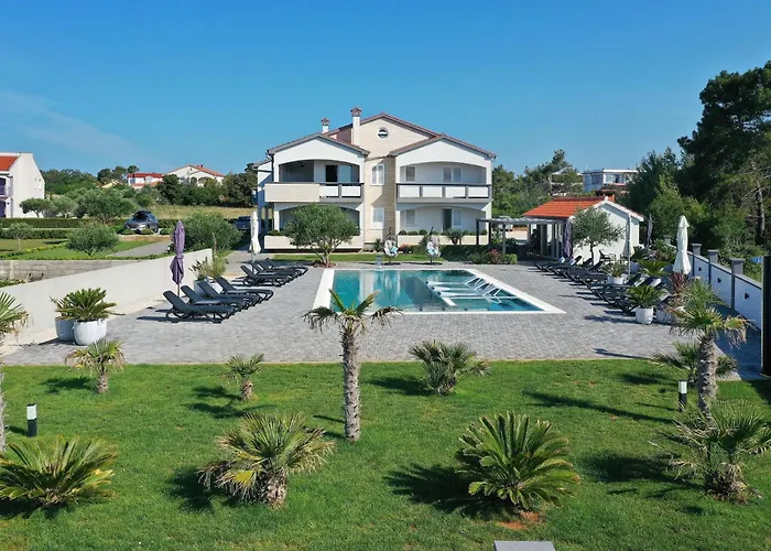 Suva Punta, No 4 *