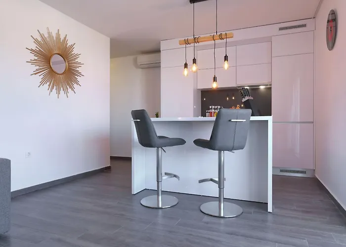 Suva Punta, No 4 * Vir